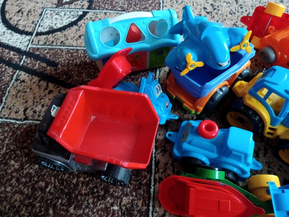 Игрушки разные для малышей