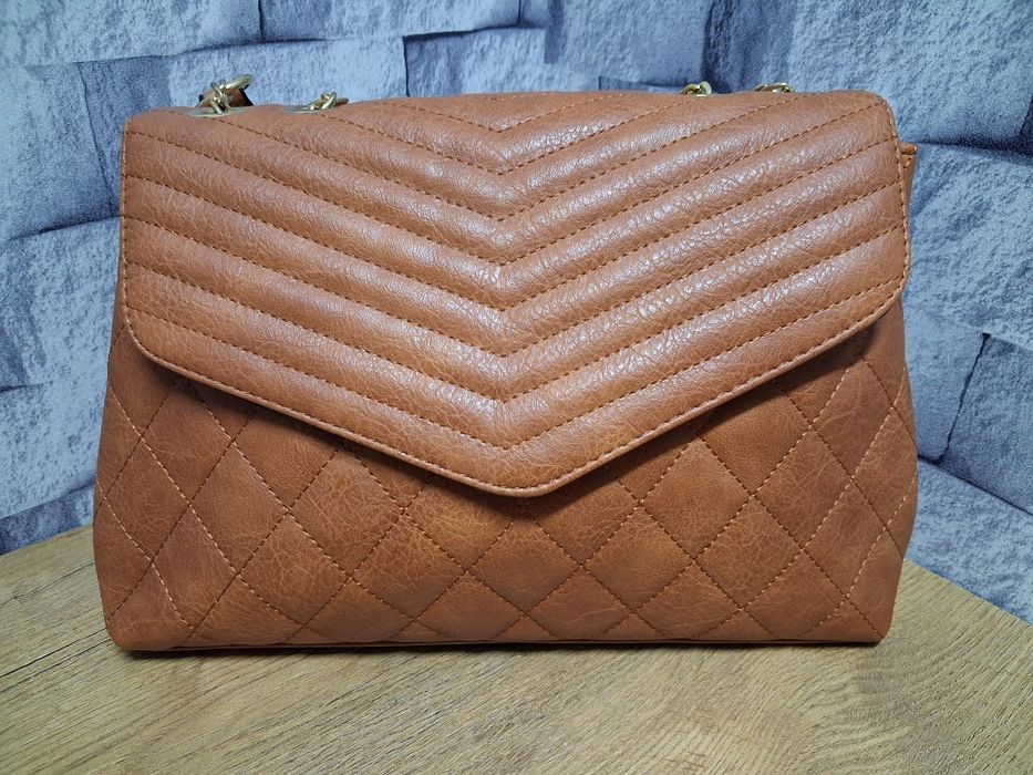 Elegancka torebka damska – NOWA – duża, brązowa. 
Sprzedam nową, elega