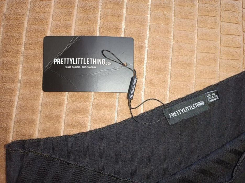 Продам топ prettylittlething