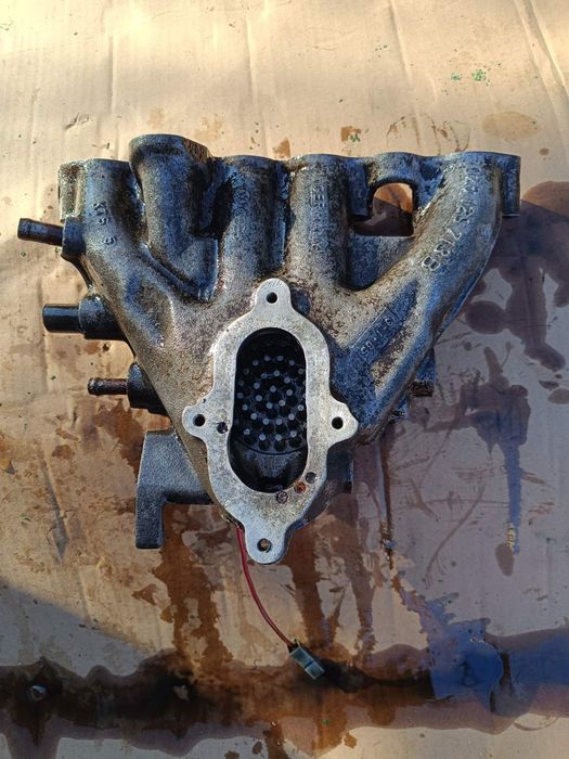 Ауді 80 б2.Колектор впускний