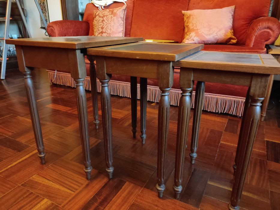 Conjunto de 3 mesas de encaixe estilo Inglês