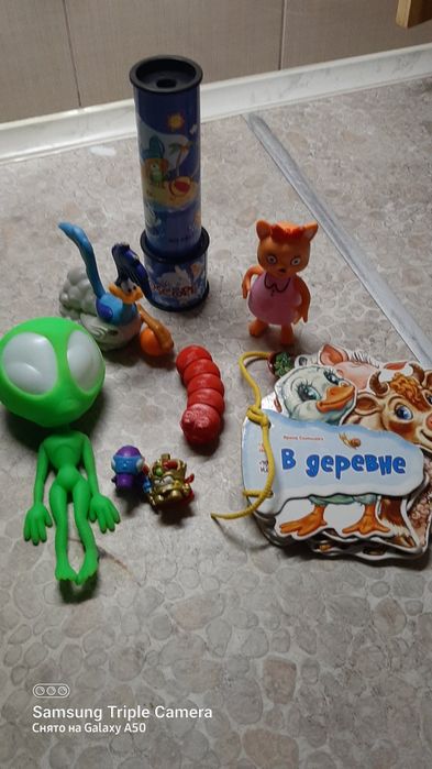 Продам фигурки динозавров.