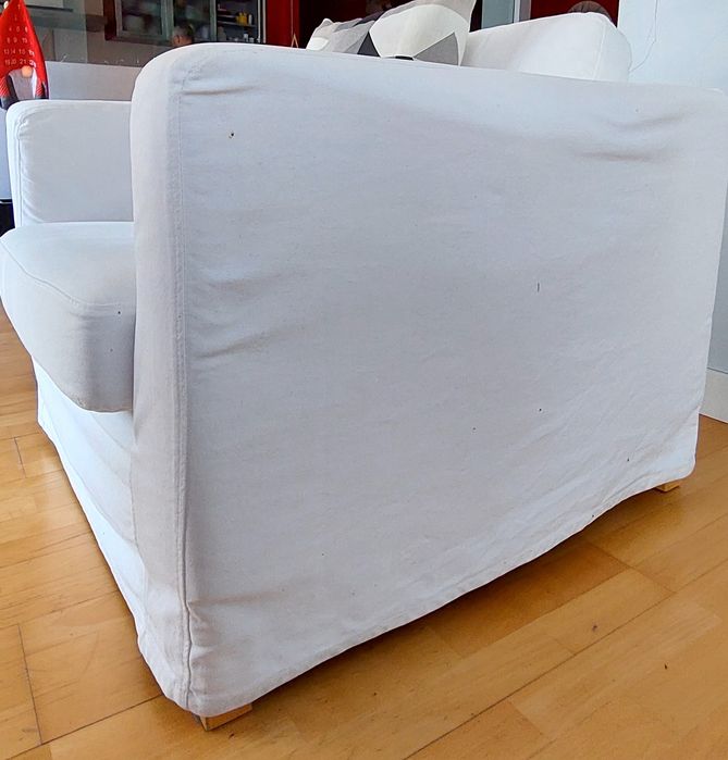 Sofás: 1 Sofá de 3 lugares e 2 Sofás de 1 lugar/poltrona