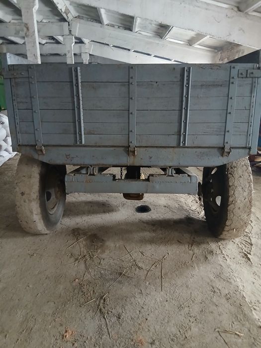 Тракторний одновісний прицеп