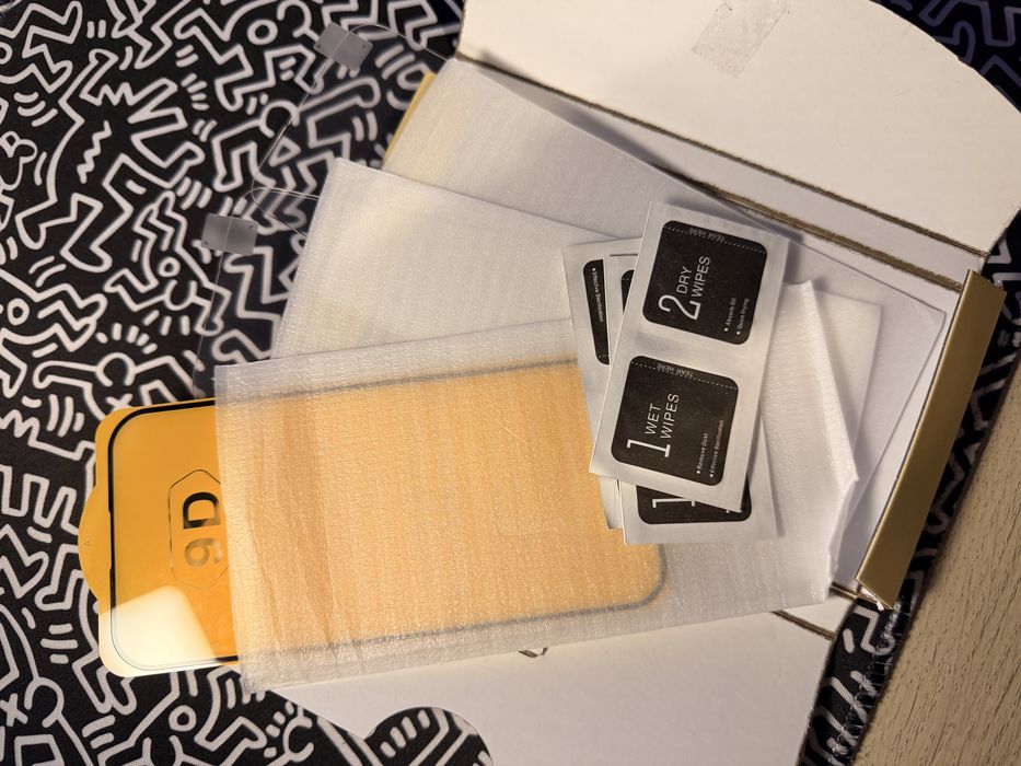 iPhone 15 - 128gb + 13 capas (negociável)