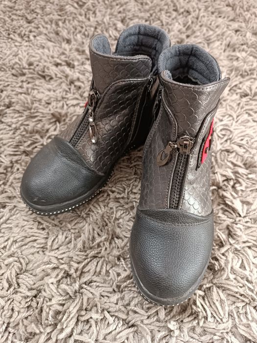 Чобітки для дівчинки