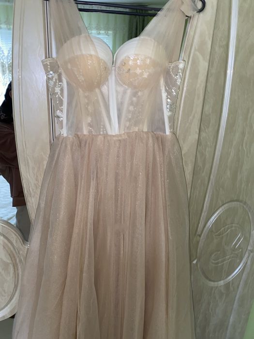 Випускна сукня