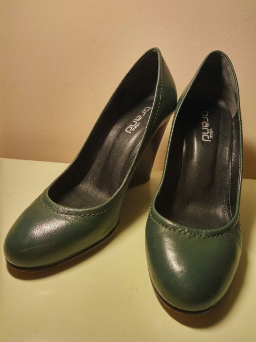 Sapato cunha em madeira