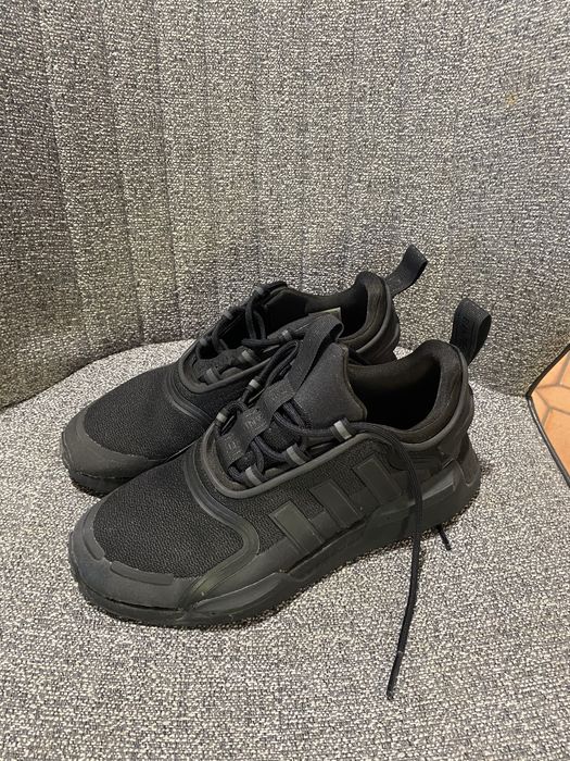 Novas, sapatilhas Adidas, de Homem, pretas, tamanho 40