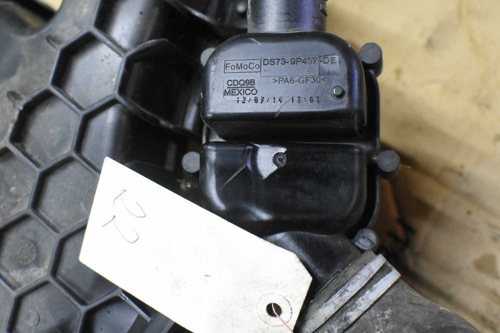 Rezonator i przepustnica powietrza  ds7e-9f991-bb ford  ds73-9p437-de