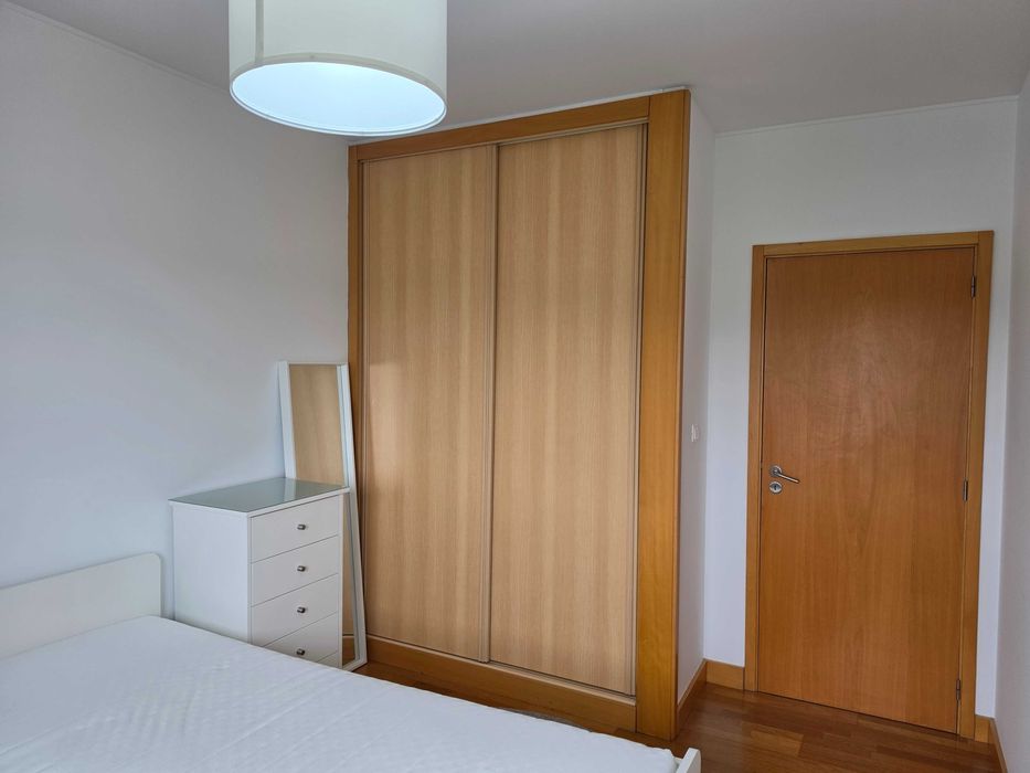 Quarto a 1 minuto a pé do ISCAP e a 10 minutos Hosp. S. João