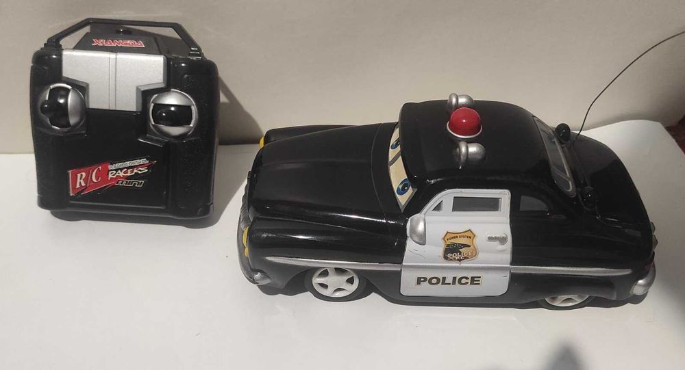 Машинки на радіокеруванні