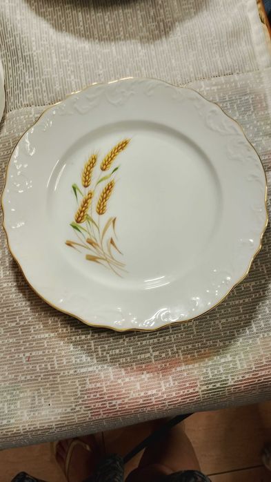 Pratos decorativos 1€ cada513992378035087363