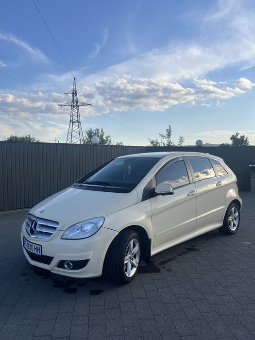 Mersedes B180 2010