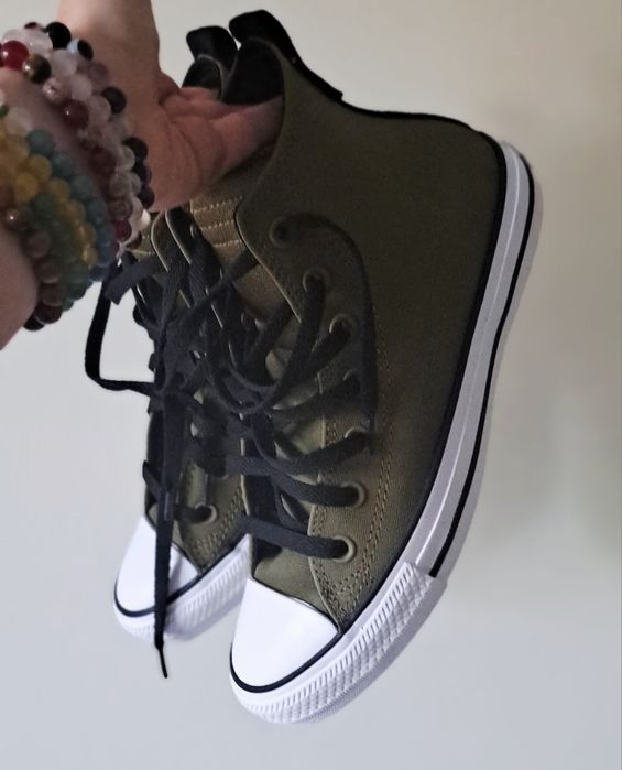 Nowe Converse w kolorze khaki