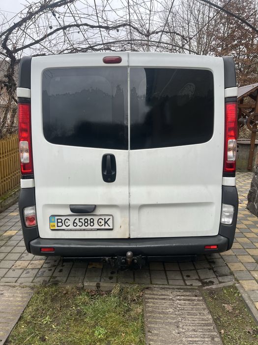 Renault trafic.