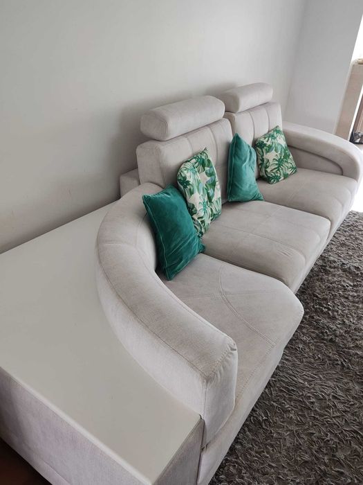 Sofá com chaise longue