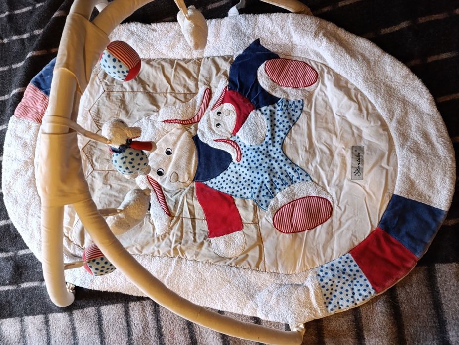 Килимок, розвилка, дитина, іграшки