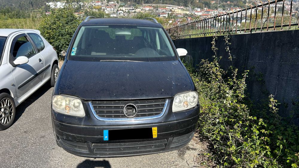 VW Touran 2.0 TDI Só Para Peças
