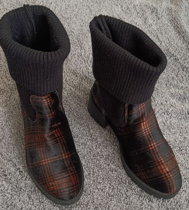 Botki w krate z materiałową cholewką 37