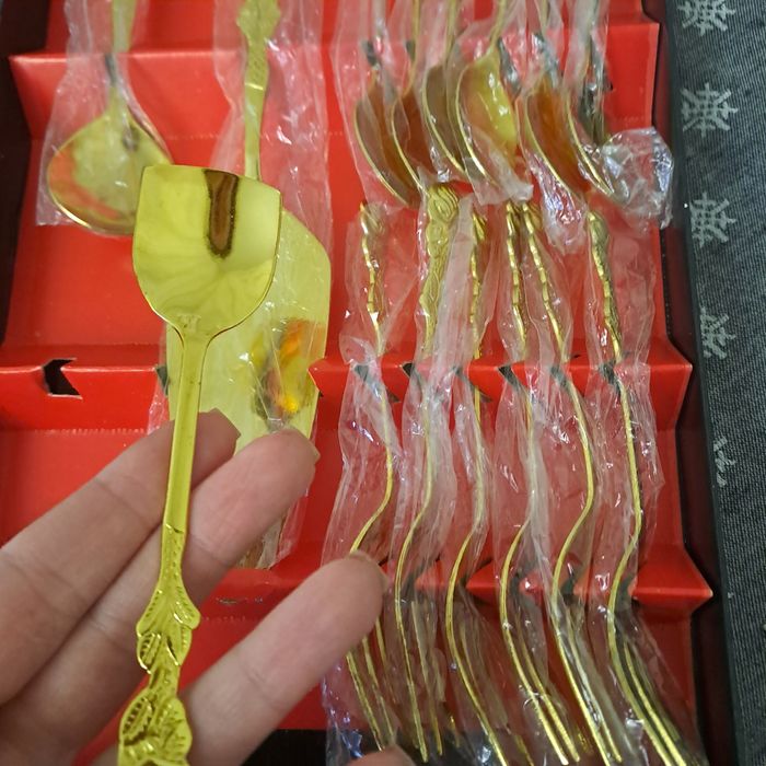 Набір столових приборів подарунковий 500 грн