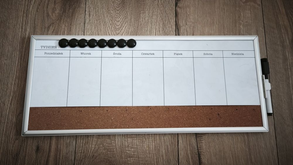 Plan lekcji na tablicy korkowej 8 magnesów
