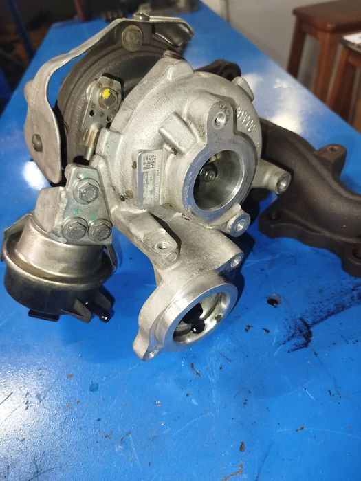 Turbo Audi A4 B9 2.0 TDI 150cv 04L253019A