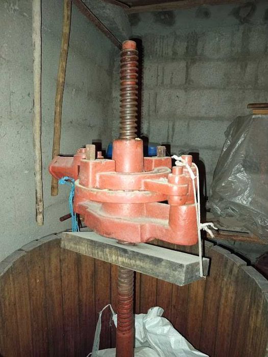 prença de Uvas como nova