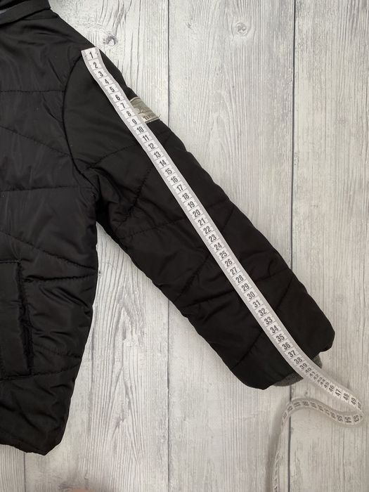 Демисезонна куртка на 3-4 роки ( зріст 104-110 см)