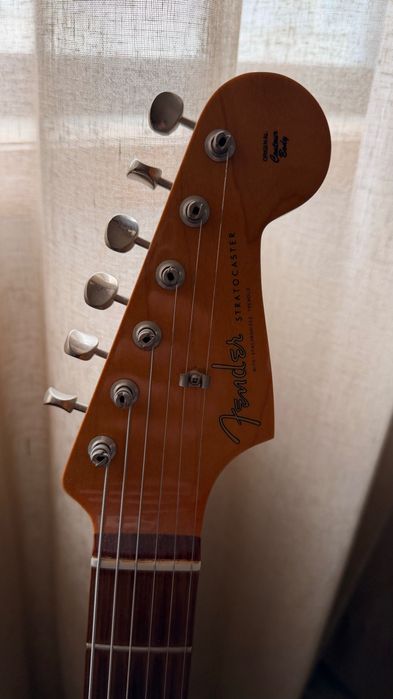 Fender Stratocaster Vintera 60's modified Olympic White + Fender Wood Case (tudo como novo)