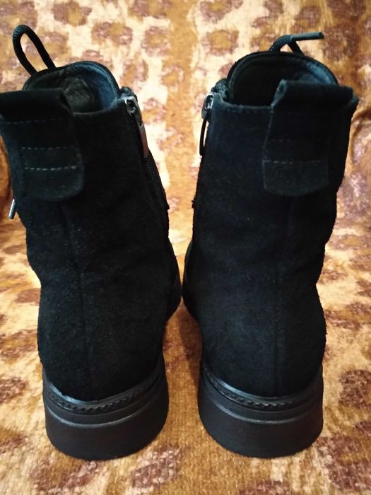 Продаю зимові ботинки б/у