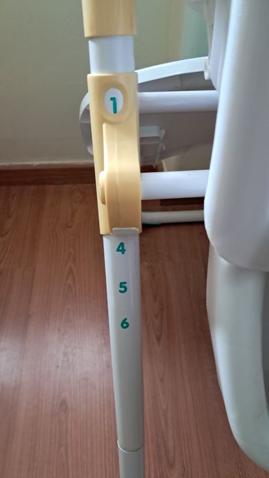 Cadeira alta de refeição para criança