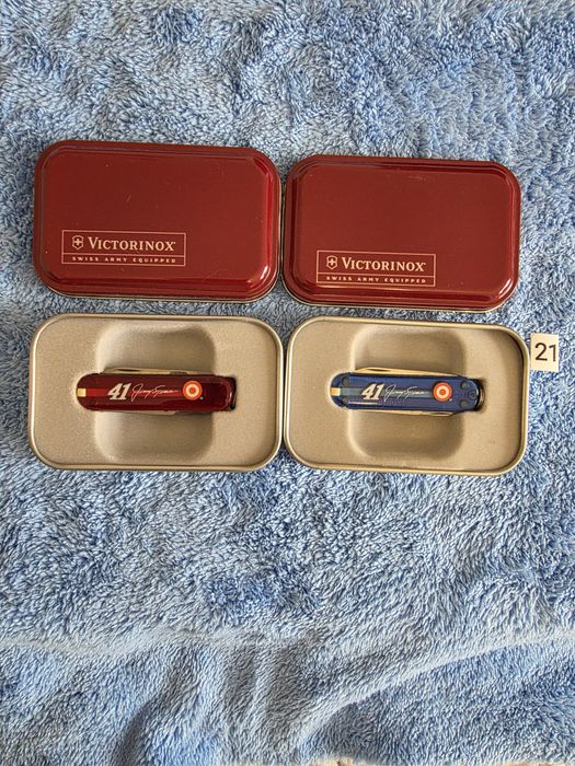 Victorinox Classic NASCAR №41 колекційні 2 шт. у коробках Swiss Army