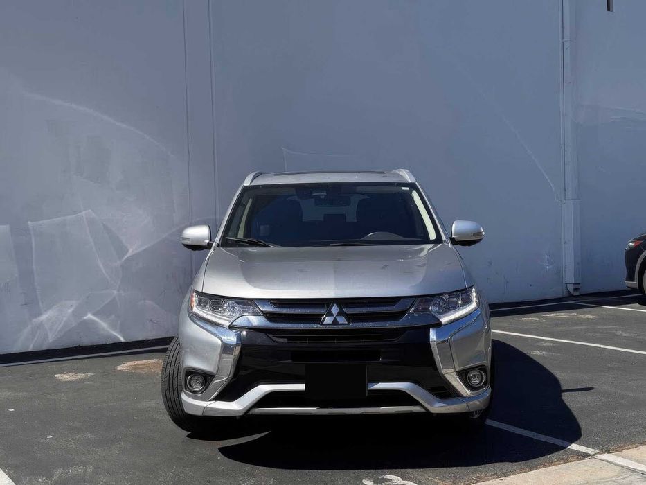 Mitsubishi Outlander Phev      2018