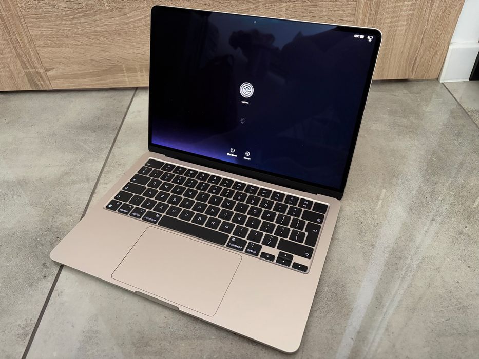 MacBook Air M2 iCloud
