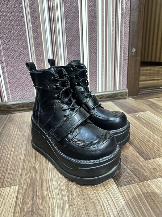 demonia stomp 13