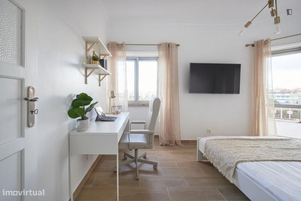 Quarto - localizado em Amadora Lisbon