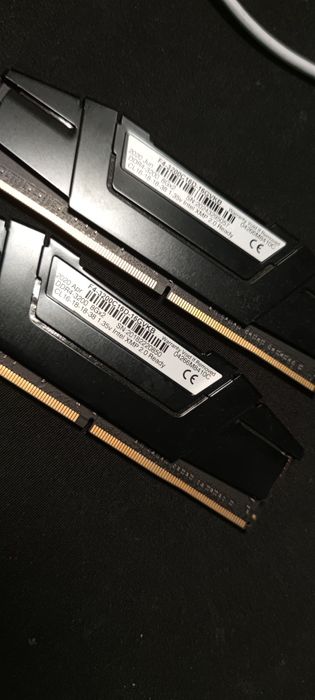 RAM RIPJAWS V DDR4 3200MHz 16 GB (2x8)