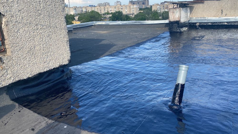 Ремонт старої покрівлі. Рівний дах . Гідроізоляція