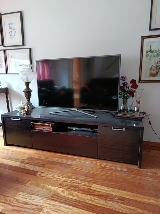 Móvel para televisão
