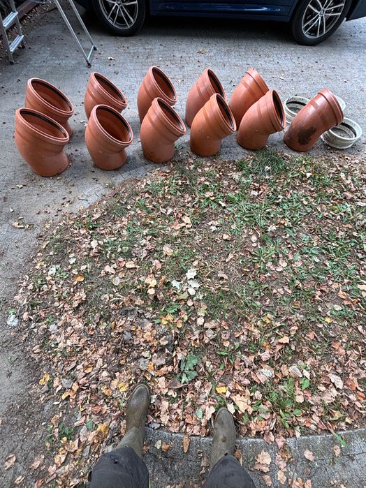 fi 315 mm: kolana 45 stopni i tuleje ochronne- przejścia szczelne