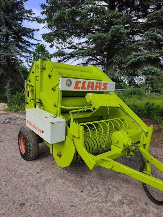 Рулонний прес підборщик Claas Rollant 44 рулоннік Клаас Ролант рулон 120х120см
