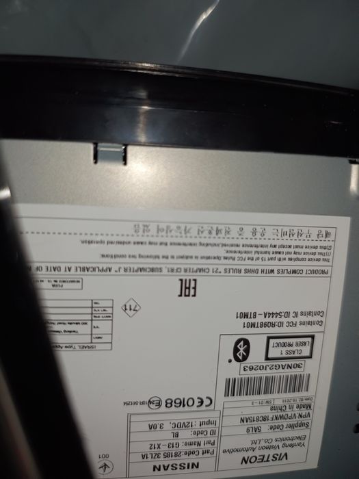 Radio Nissan z ramką