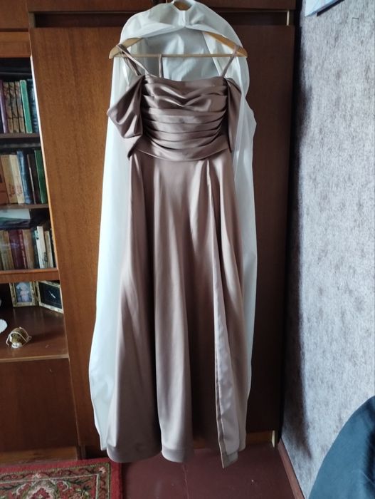 Випускна сукня 46 розмір