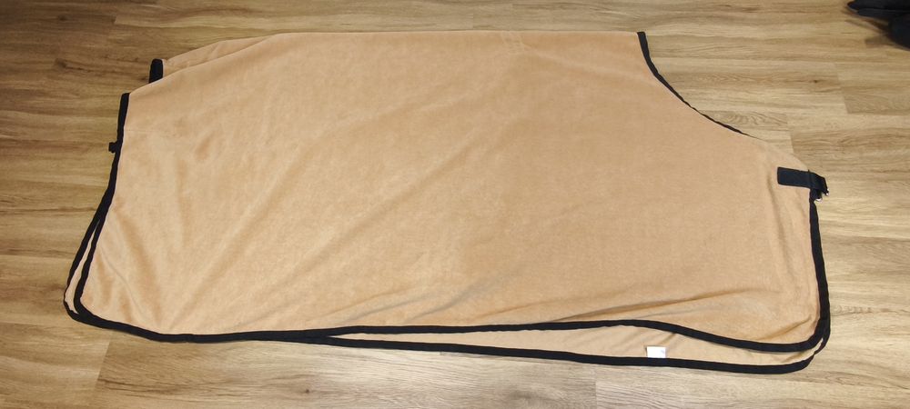 155 cm derka polarowa osuszajaca pasy beżowa
