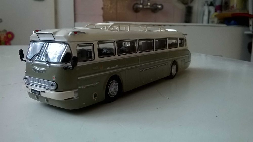 IKARUS 66 model w skali 1:72 metalowo-plastikowy; DeAgostini