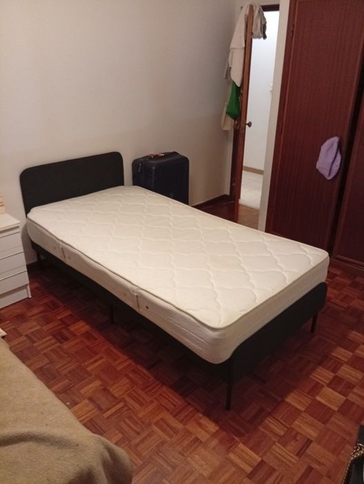 Quarto pra arrendar.