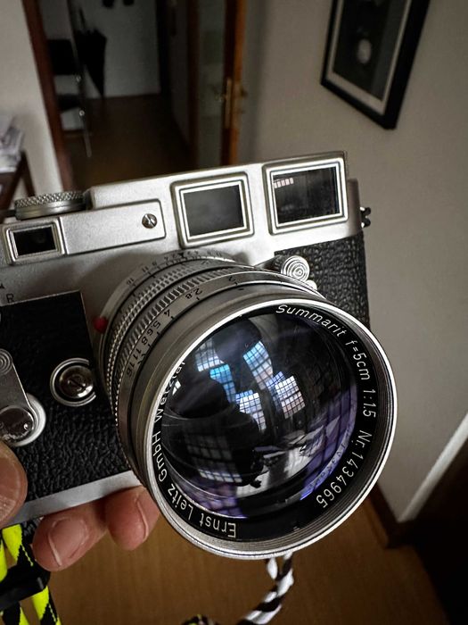 LEICA M3, com 2 objetivas