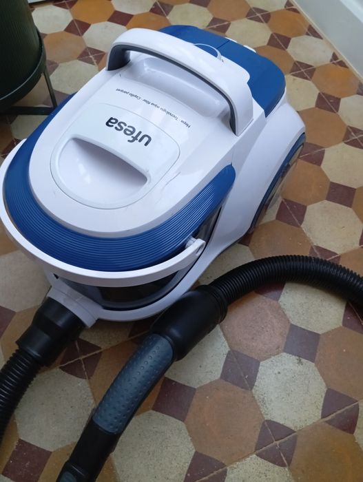 Aspirador a água ufesa