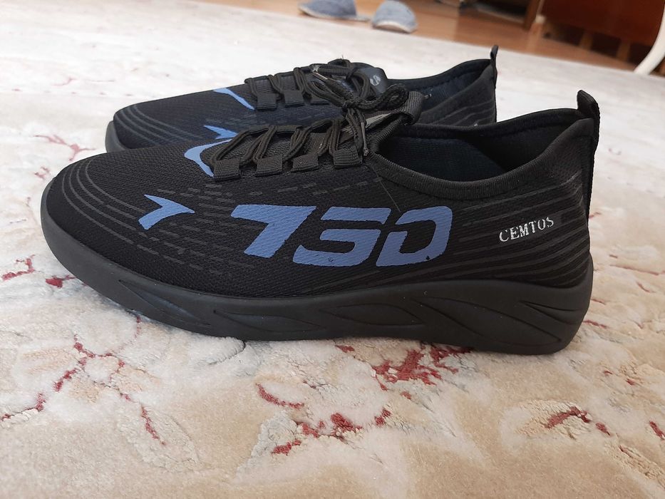 Кросiвки 42р(устiлка-25,2см.) м.Киiв